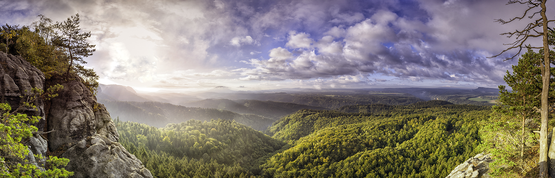 Panorama ze skal Českého Švýcarska